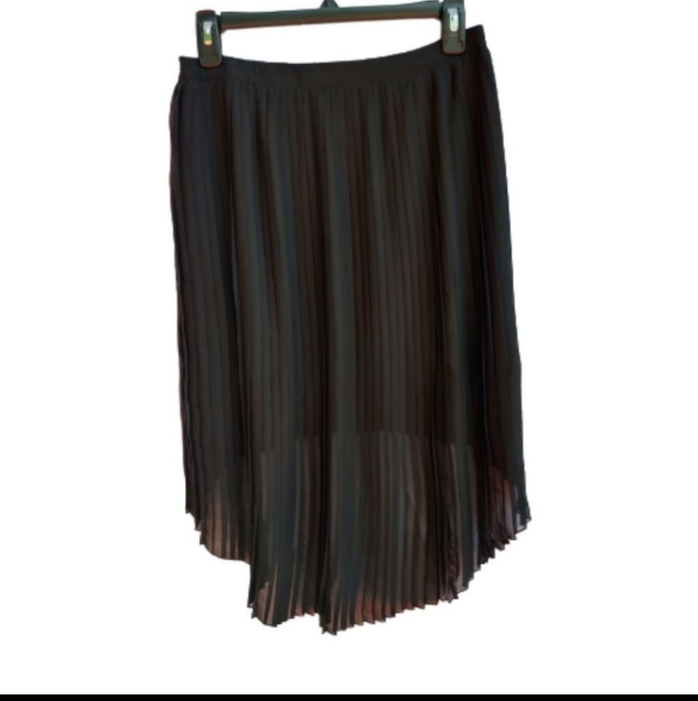 Forever 21 Skirt Black Pleated Hi-Lo